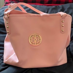 Cute spring purse with lots of space